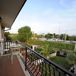  Maison d'hôtes A La Vue Bagno Condiviso Shared Both2piano No Lift No Navetta A Pagamento Aria Condizionata Ed Extra Bed 3 Minuti A Piedi Da Bus Per Fiera Di Roma Italie